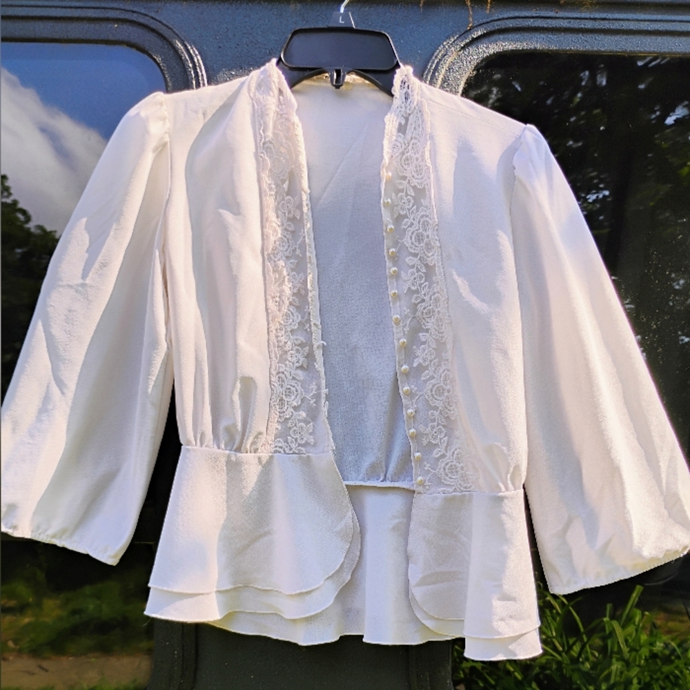 Vintage Style White Lace Blouse